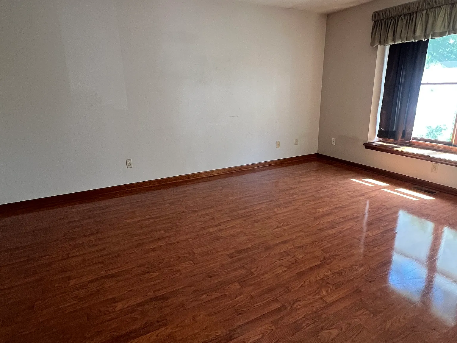 2 bed, 1.5 bath, 2000 sqft, $2,295 — Photo 4