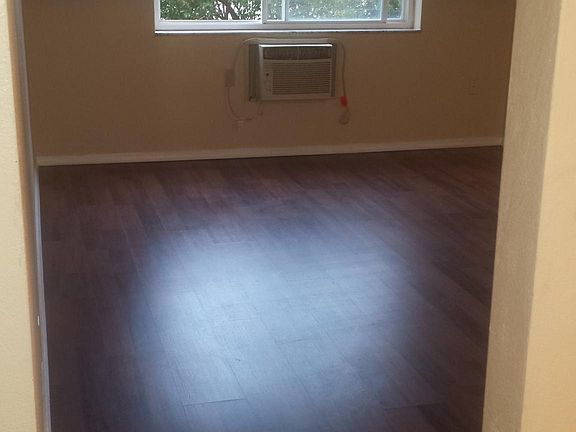 4th image of 7128 Manchester Ave