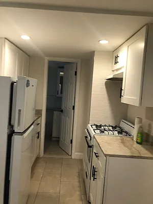 Rented by Alexiou Realty | media 8