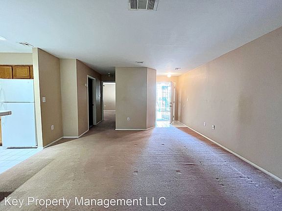 3rd image of 2140 Pinetop Ln Unit 104