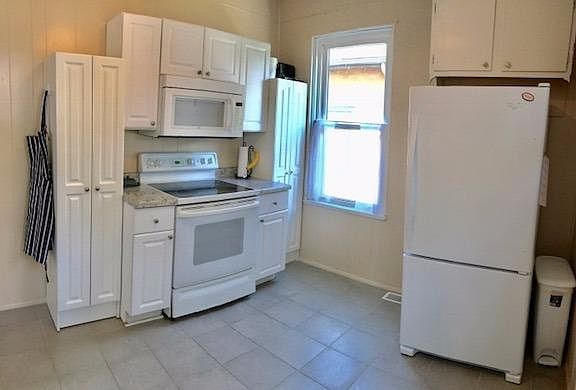 3rd image of 2606 Sheridan Dr