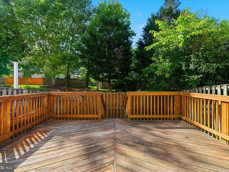 6129 Kendra Way — Photo 16