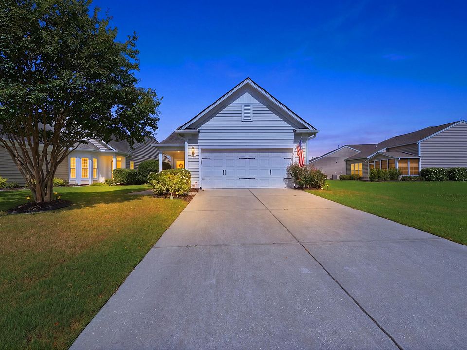 1st image of 204 Waterfront Park Dr