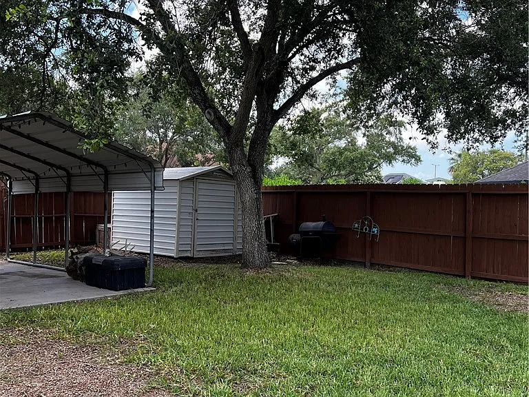 7649 Dallas St — Photo 22