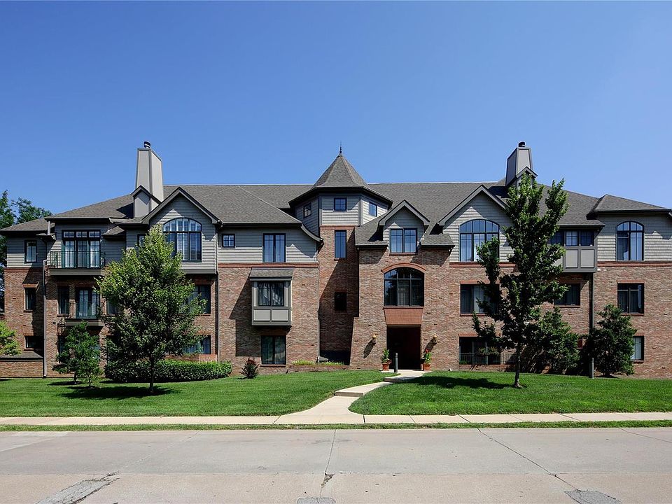 1st image of 125 E Clinton Pl APT 3C