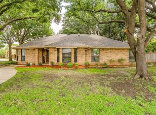4201 Lake Vista Dr, Benbrook, TX 76132