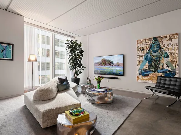 100 E 53rd St #5A, New York, NY 10022