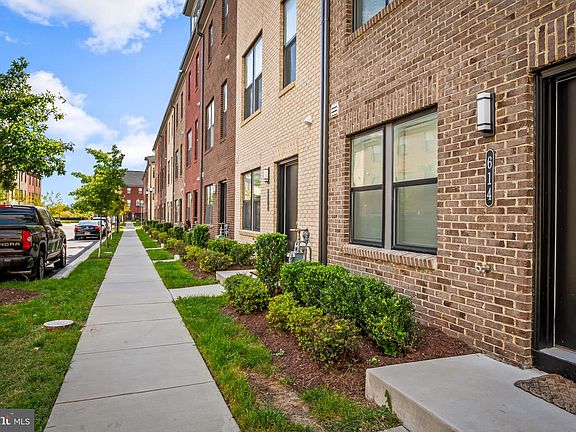3rd image of 624 Mozart Way