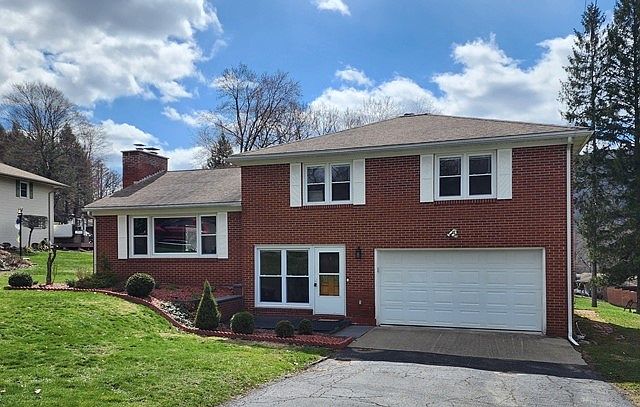 1st image of 62 Huckleberry Cir