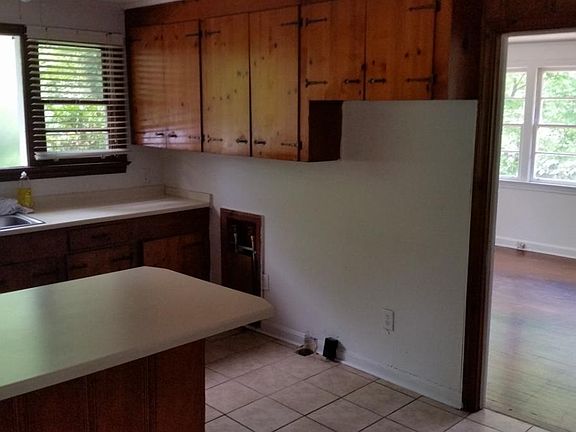 5th image of 105 Fairmont Dr
