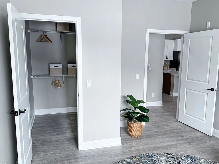 The Greens Luxury Apartments — Photo 9