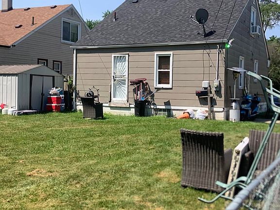 3rd image of 19514 Blackstone St