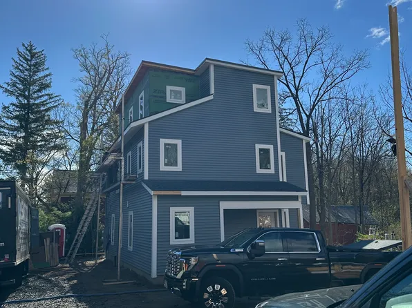817 Main St #1, Amherst, MA 01002