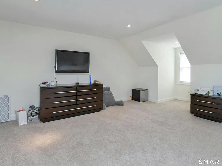 39 Maple Tree Ave #21 — Photo 13