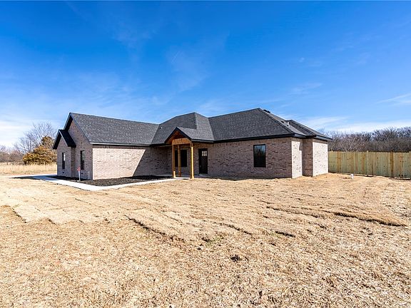 3rd image of 19012 Oakridge Ct