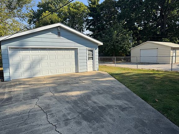 5th image of 2109 E Grandview Ave