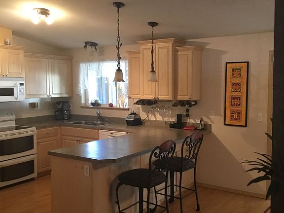 4th image of 302 W Humphrey St