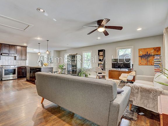 5th image of 1986 Braeburn Cir SE