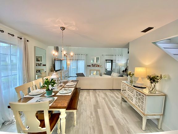 2nd image of 871 Meadowland Dr Unit 1-F