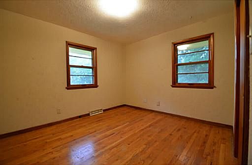 4th image of 430 S 5th St