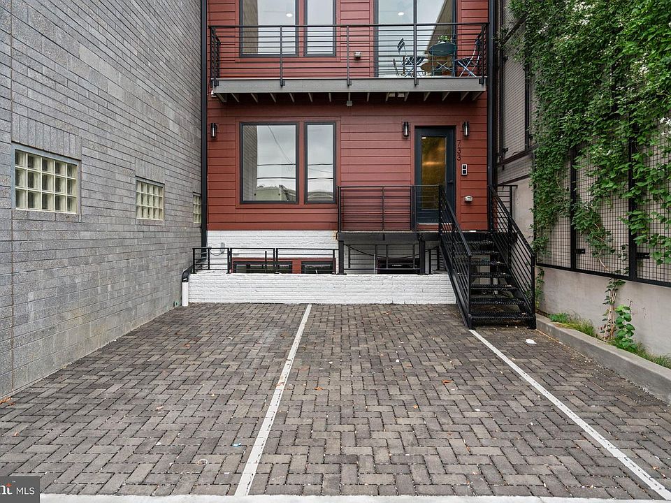 1st image of 733 8th St SE #P-2