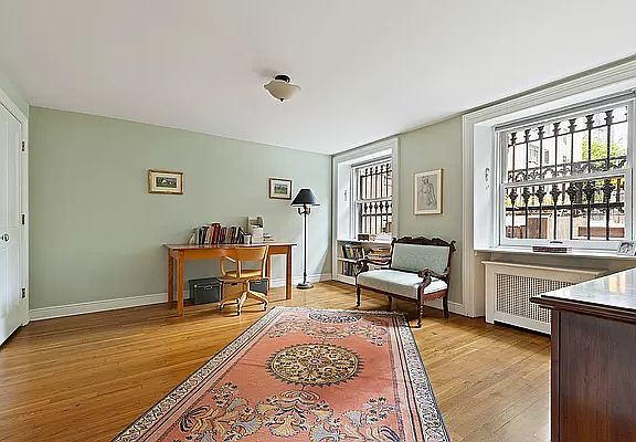 5th image of 224 Henry St APT 1