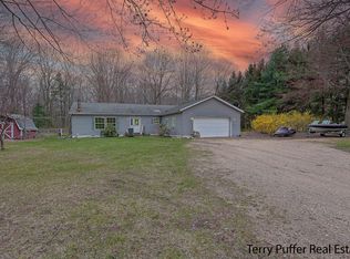22 N Bossett Rd, Ravenna, MI 49451