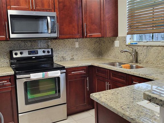 4th image of 11467 NW 76th St #11467