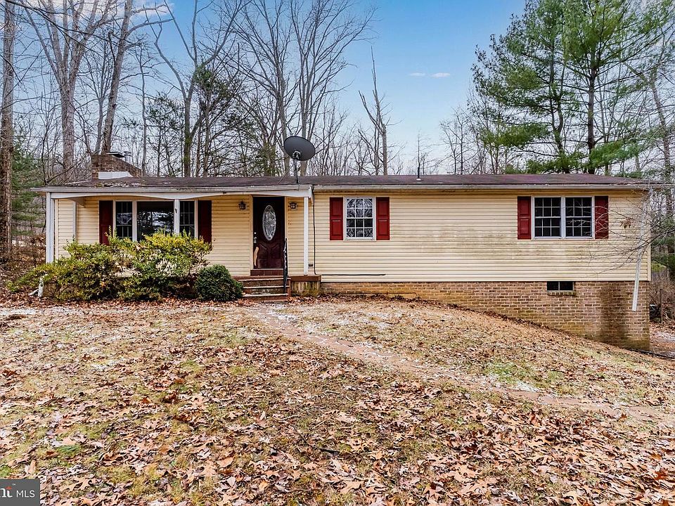 1st image of 36 White Oak Dr