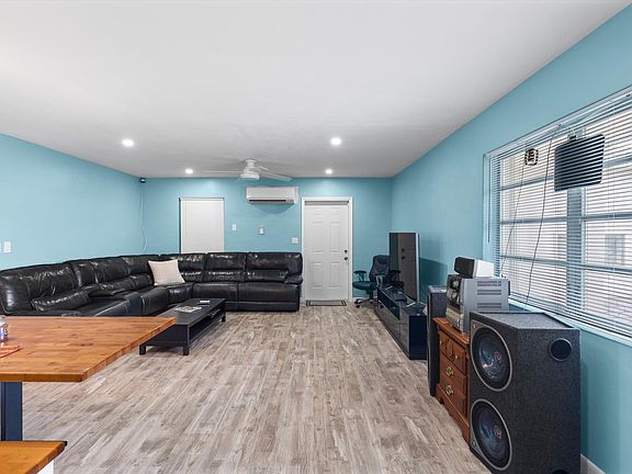 2nd image of 3700 Northside Dr