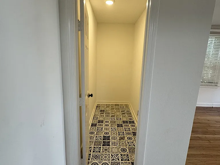 115 S Leo St #6 — Photo 5