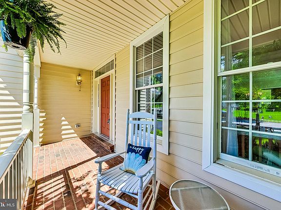 4th image of 5798 Waterloo Bridge Cir