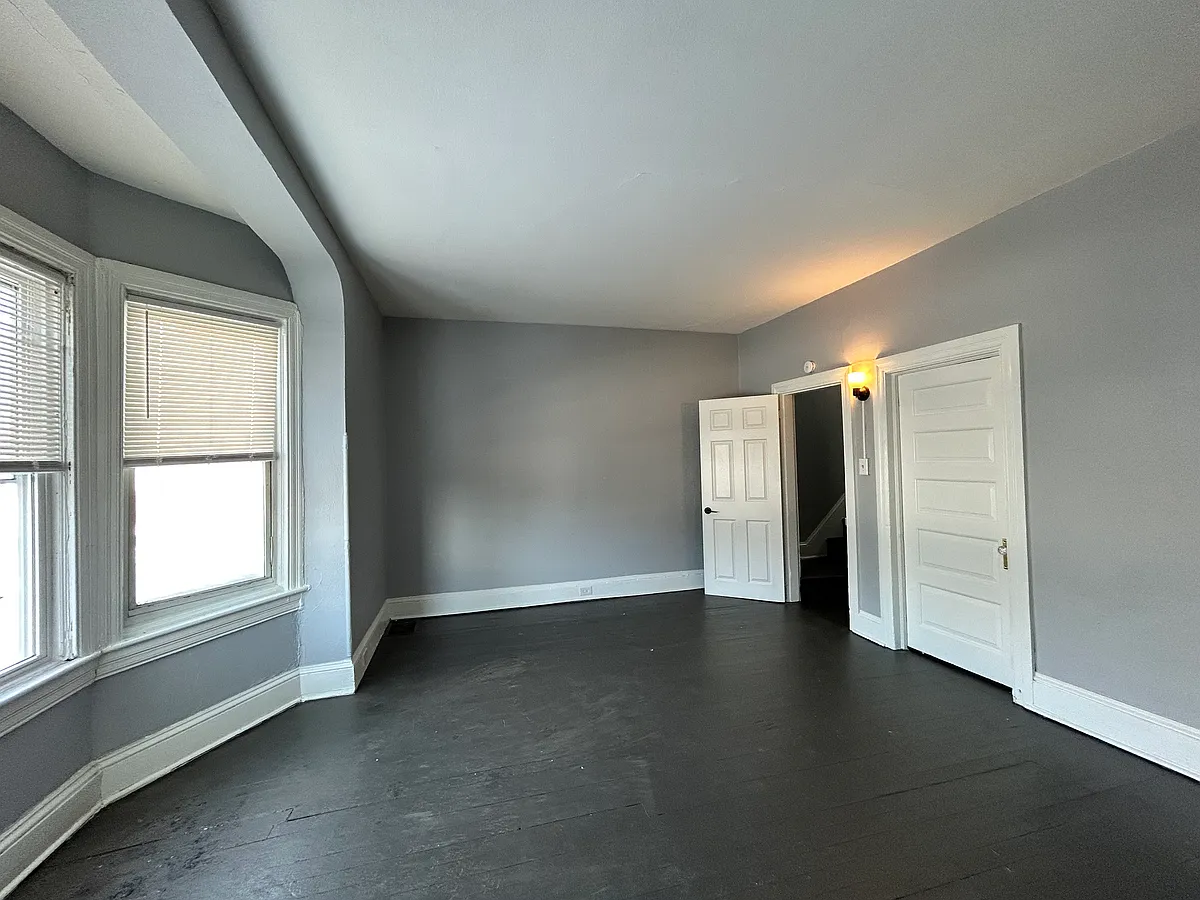 Building Photo - 720 Chestnut St #2