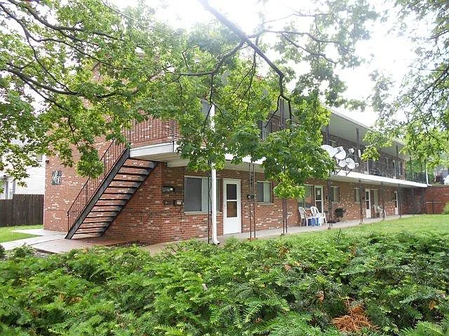 522 S 4th St