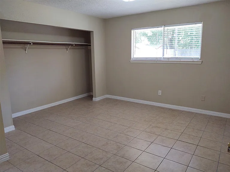 2515 Heritage Colony Dr — Photo 8