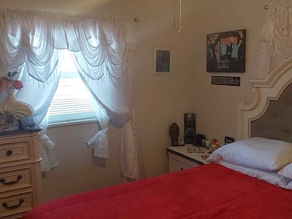5th image of 2220 2nd St #1