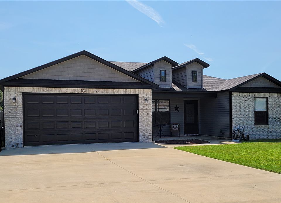 2nd image of 104 Gavin Dr