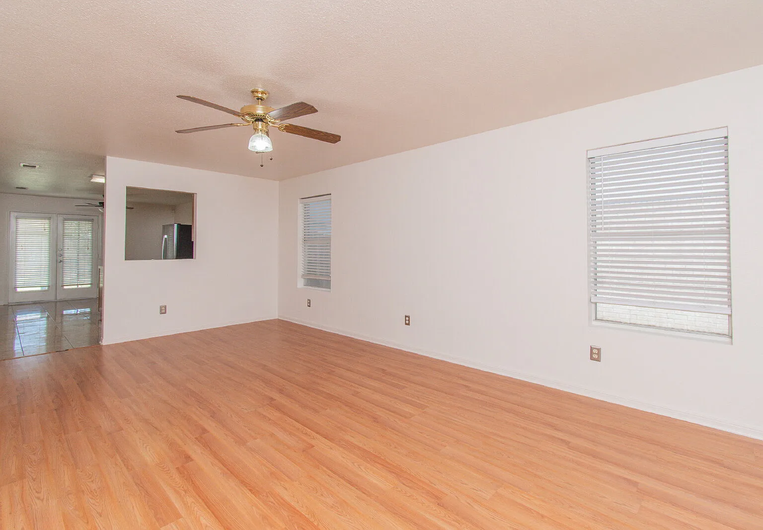 3 bed, 2.0 bath, 1416 sqft, $1,450 — Photo 2