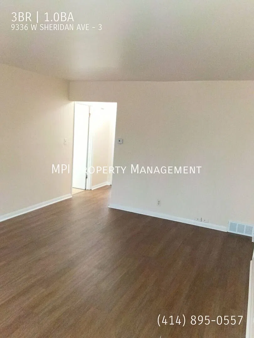 9336 W. Sheridan Ave. - 2 Bedroom Upper — Photo 3