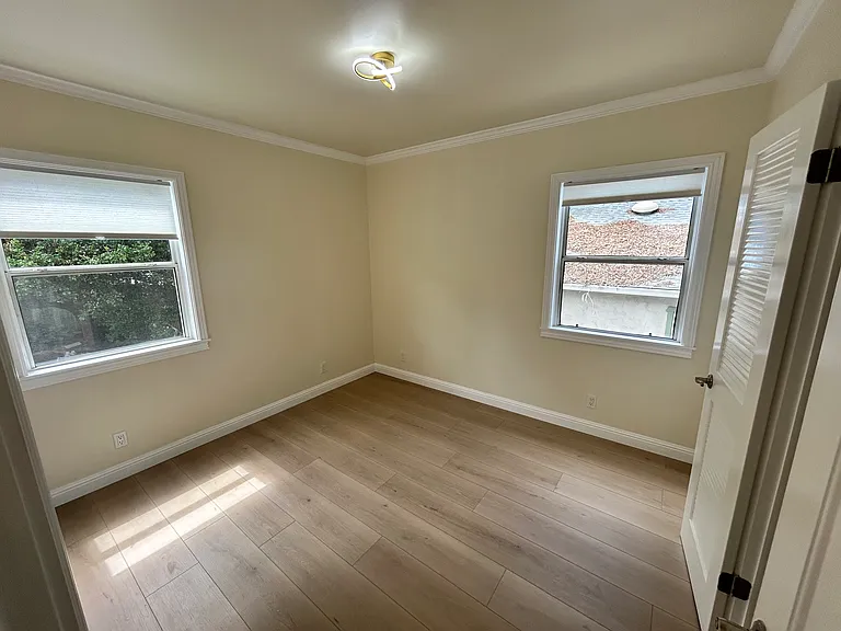 415 Wallace Ave #1 — Photo 6