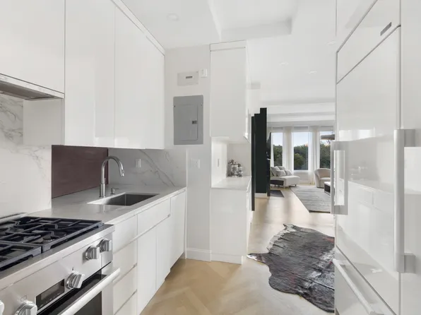 100 Central Park South image 8 of 13