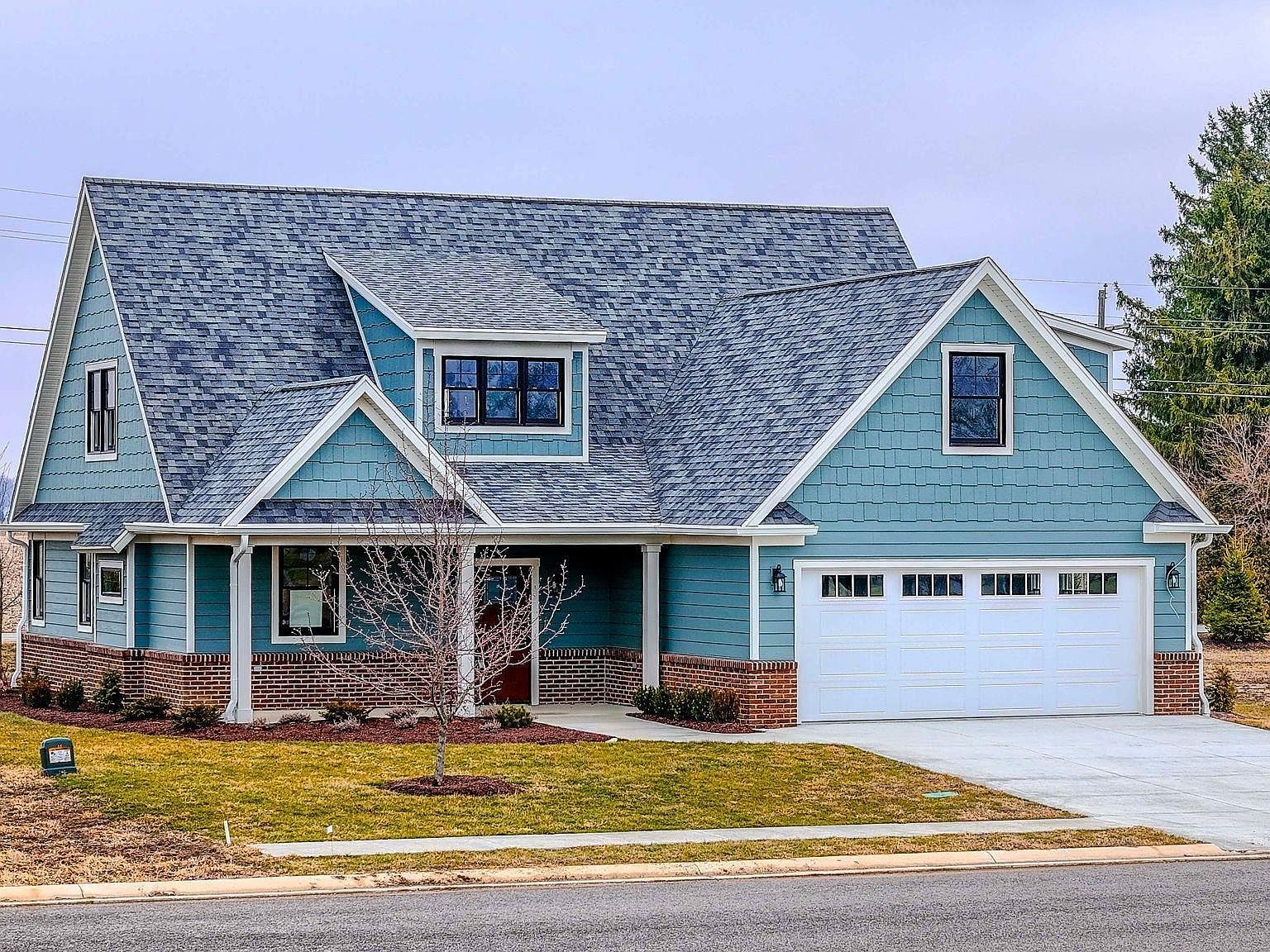 15 Creekside Ln