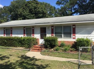 1043 Revere St, Fayetteville, NC 28304