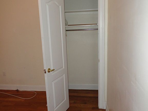 3rd image of 116 Fairview Ave #5
