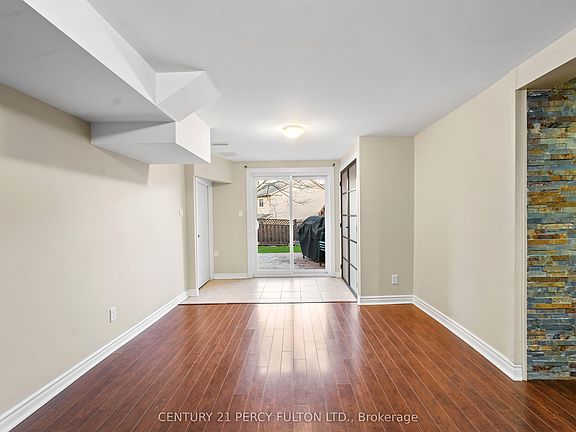 5th image of 1095 Dunbarton Rd