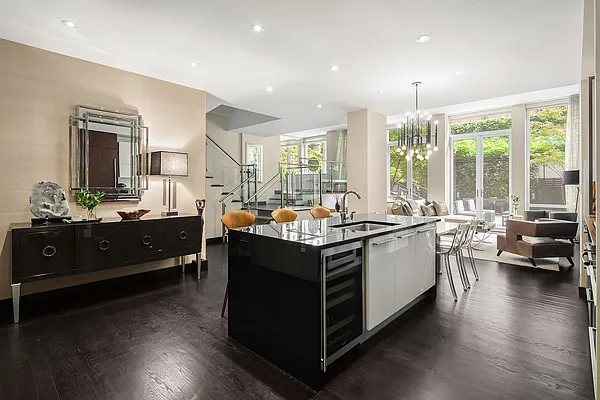 Sold by Nest Seekers International | media 21