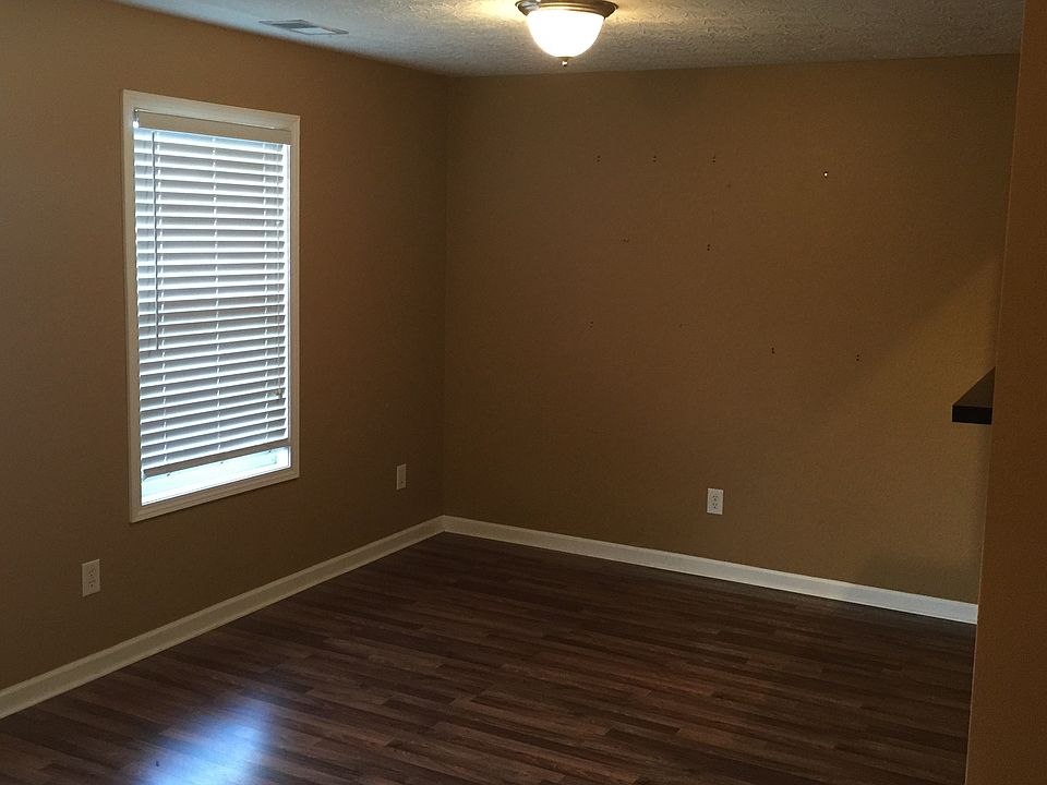 2nd image of 129 Lowell Ct