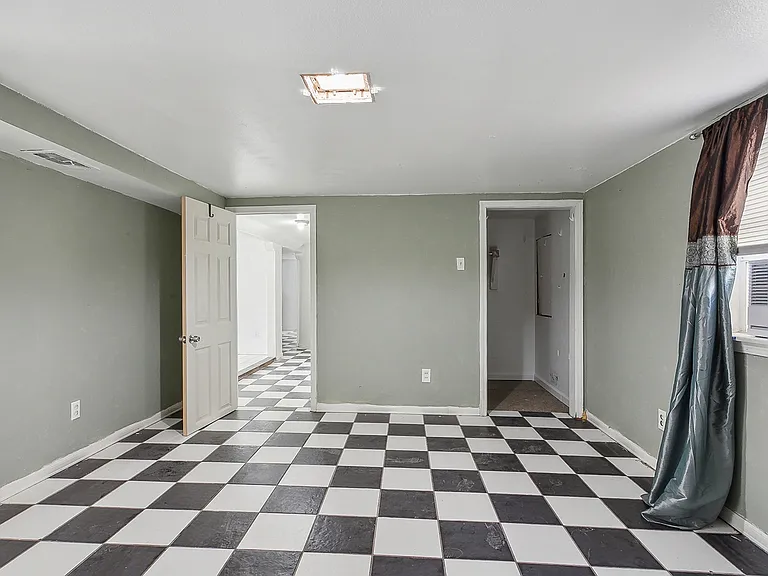 7220 Spruce St — Photo 10
