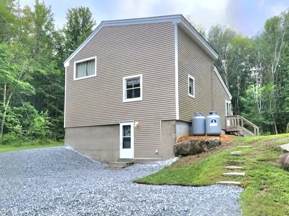 520 Smithfield Road, Oakland, ME 04963