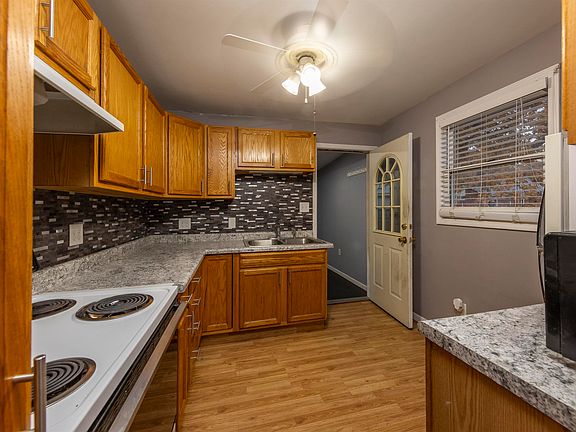 5th image of 1002 NE Michigan Ave